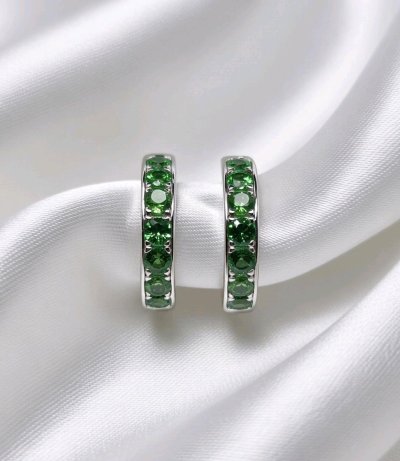 Ohrringe 585 Gold mit Tsavorit 1,03 ct