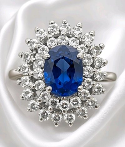 Goldring 750 mit Diamant & Saphir
