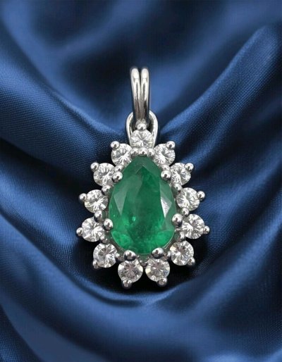 Anhänger 750 Gold Smaragd 1,5ct Diamant 0,65ct